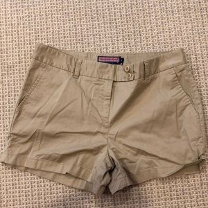 Vineyard Vine khaki shorts